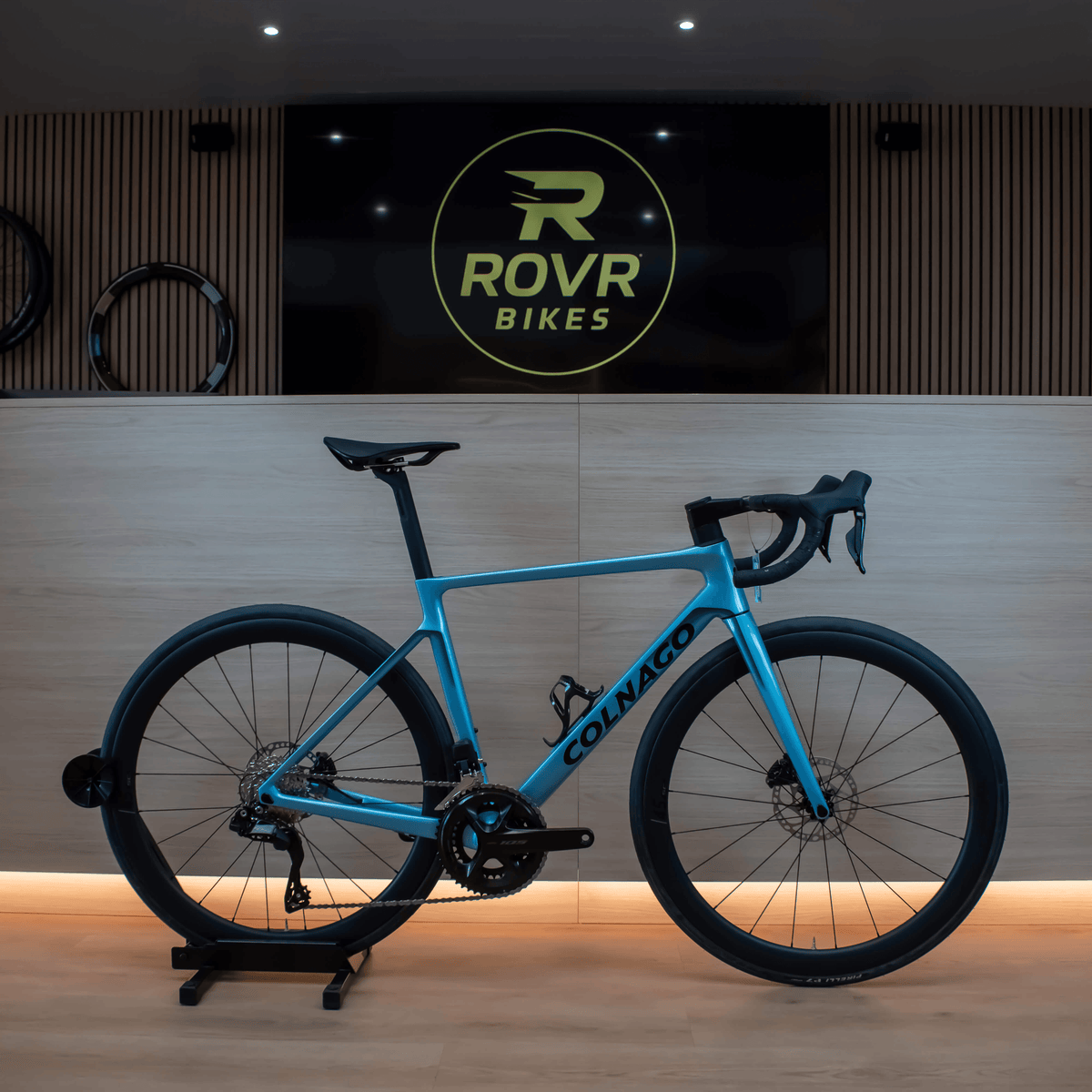 Colnago V4 VDLB Blue racefiets bij ROVR Bikes Dendermonde