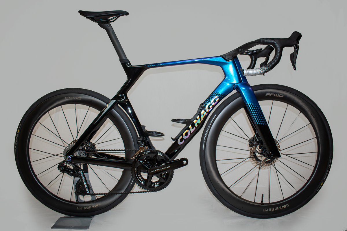 Vélo de route Colnago avec roues FFWD chez ROVR Bikes