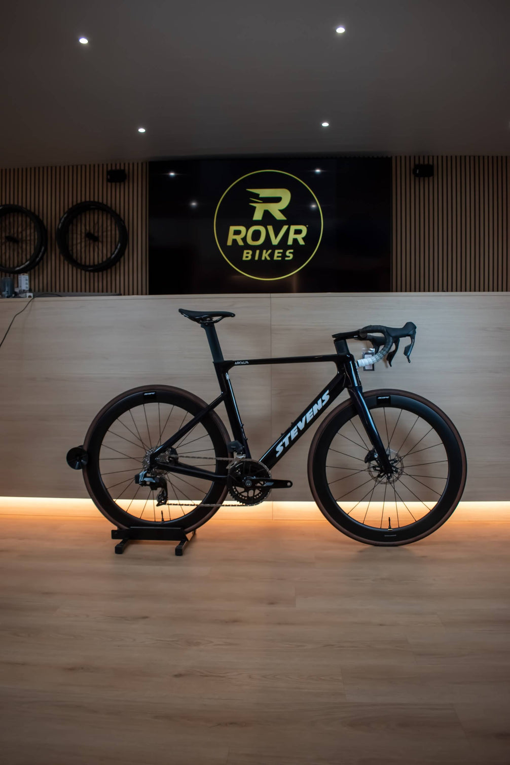 Stevens Arcalis BlueBlack 56 2026 SPOTLIGHT