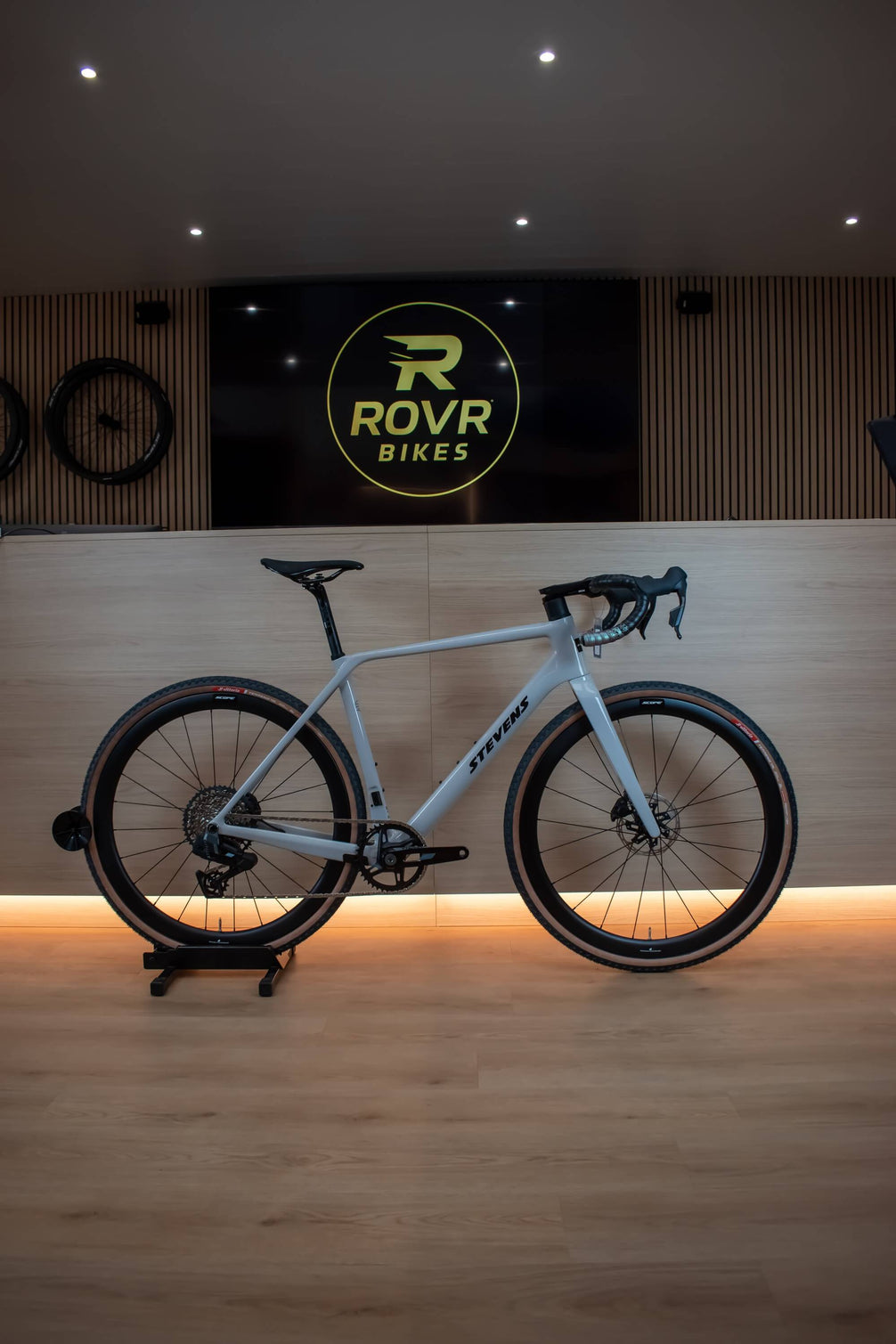 Stevens Arcalis Nightstone 54 2026 CUSTOM VÉLO DE DÉMONSTRATION