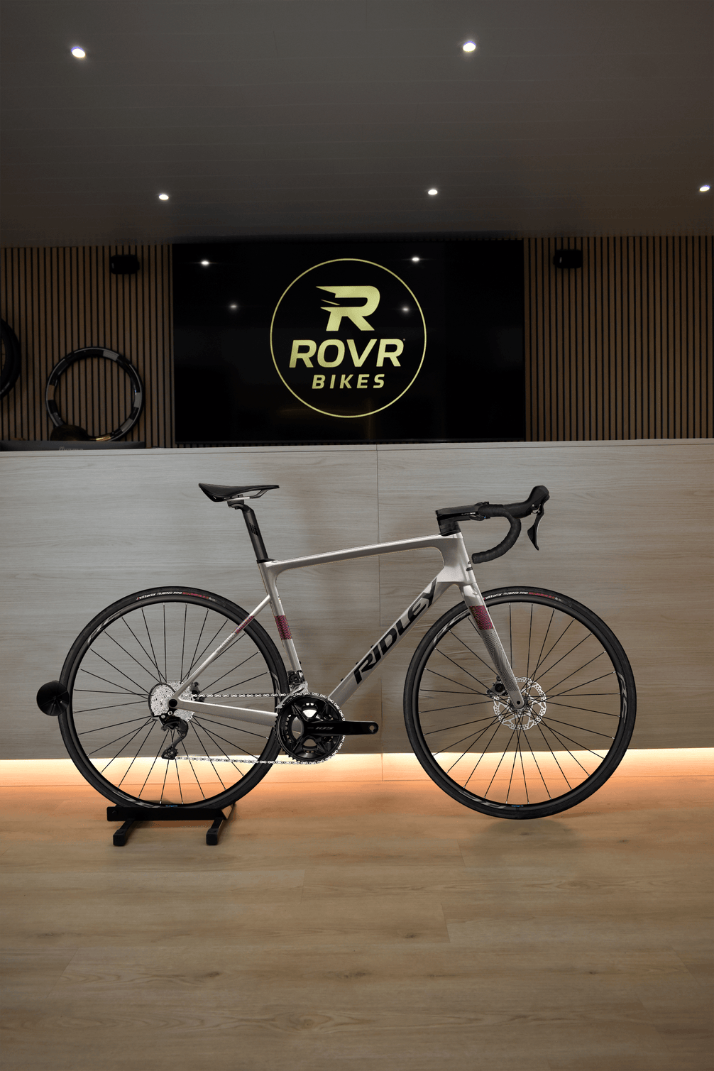 Ridley Falcn Autumn Grey/Black/Purple 3 at ROVR Bikes Dendermonde