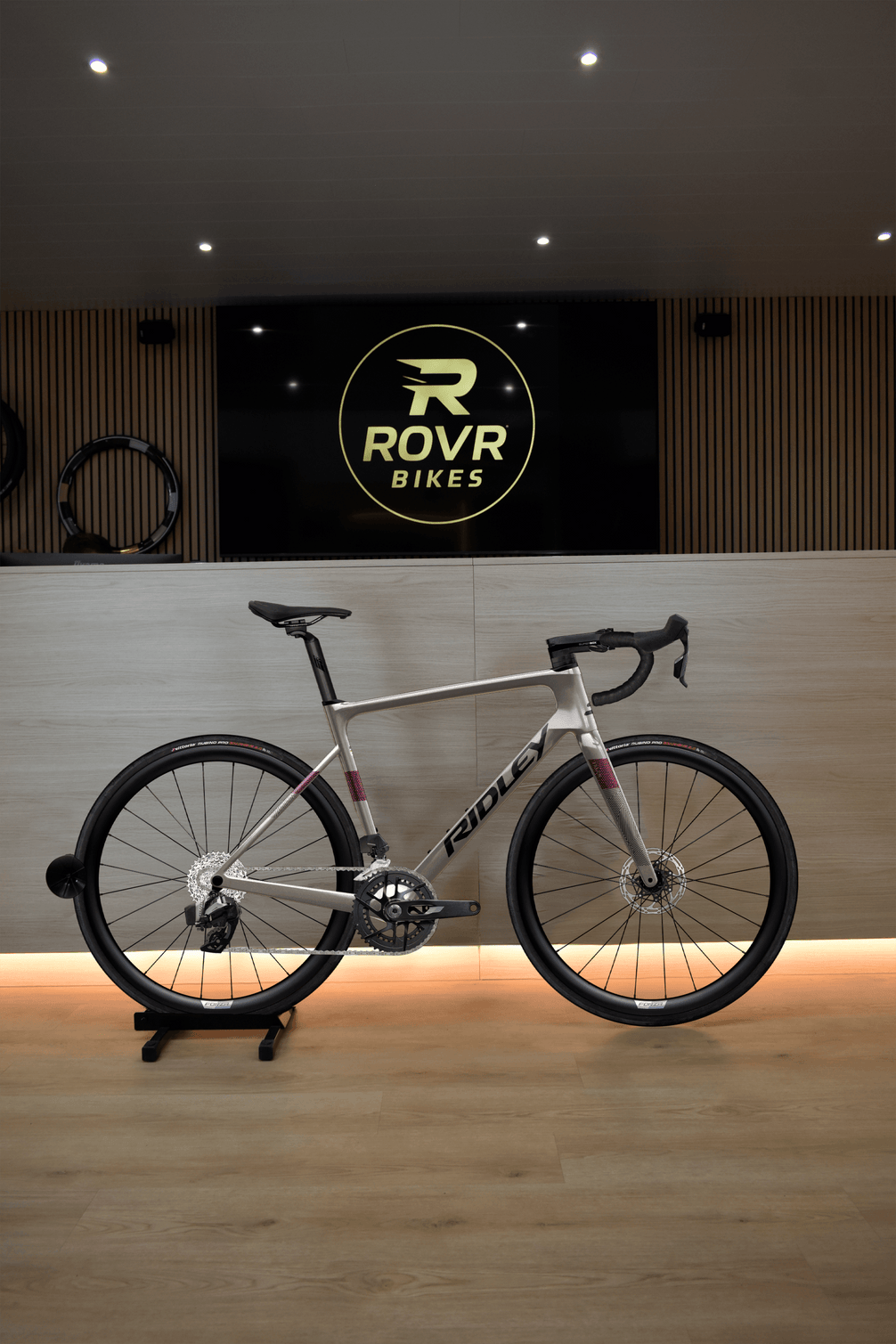 Ridley Falcn Autumn Grey/Black/Purple 6 at ROVR Bikes Dendermonde