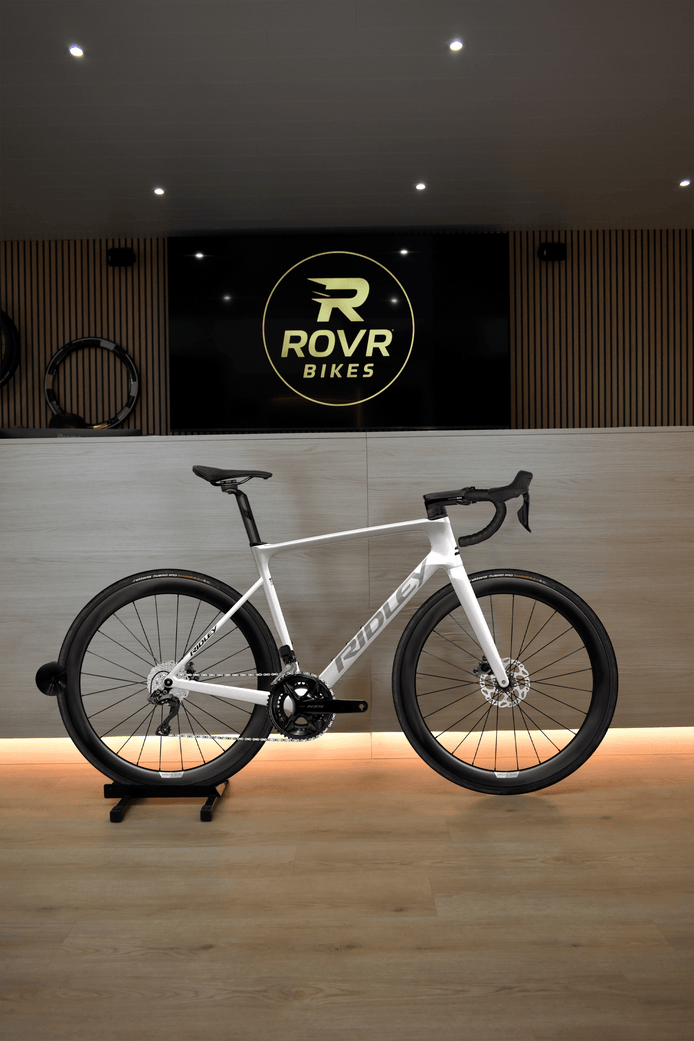 Ridley Falcn Pearl White/Silver at ROVR Bikes Dendermonde