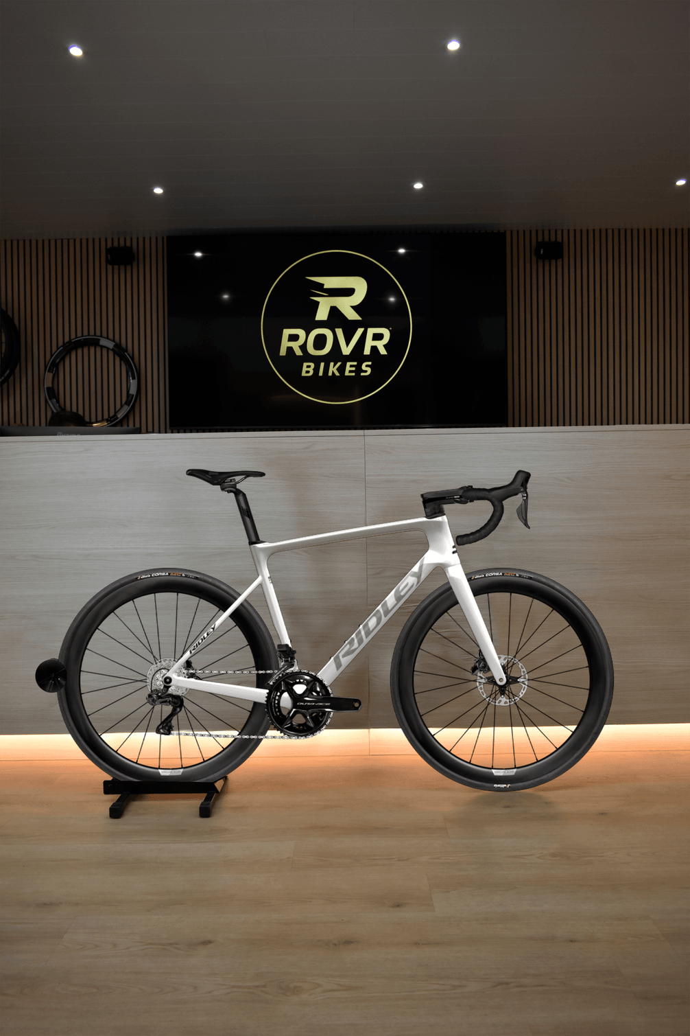 Ridley Falcn Pearl White/Silver 4 at ROVR Bikes Dendermonde