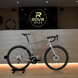 Ridley Grifn Battleship Grey/Candy Red 3 bij ROVR Bikes Dendermonde