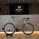 Ridley Grifn Battleship Grey/Candy Red 6 bij ROVR Bikes Dendermonde