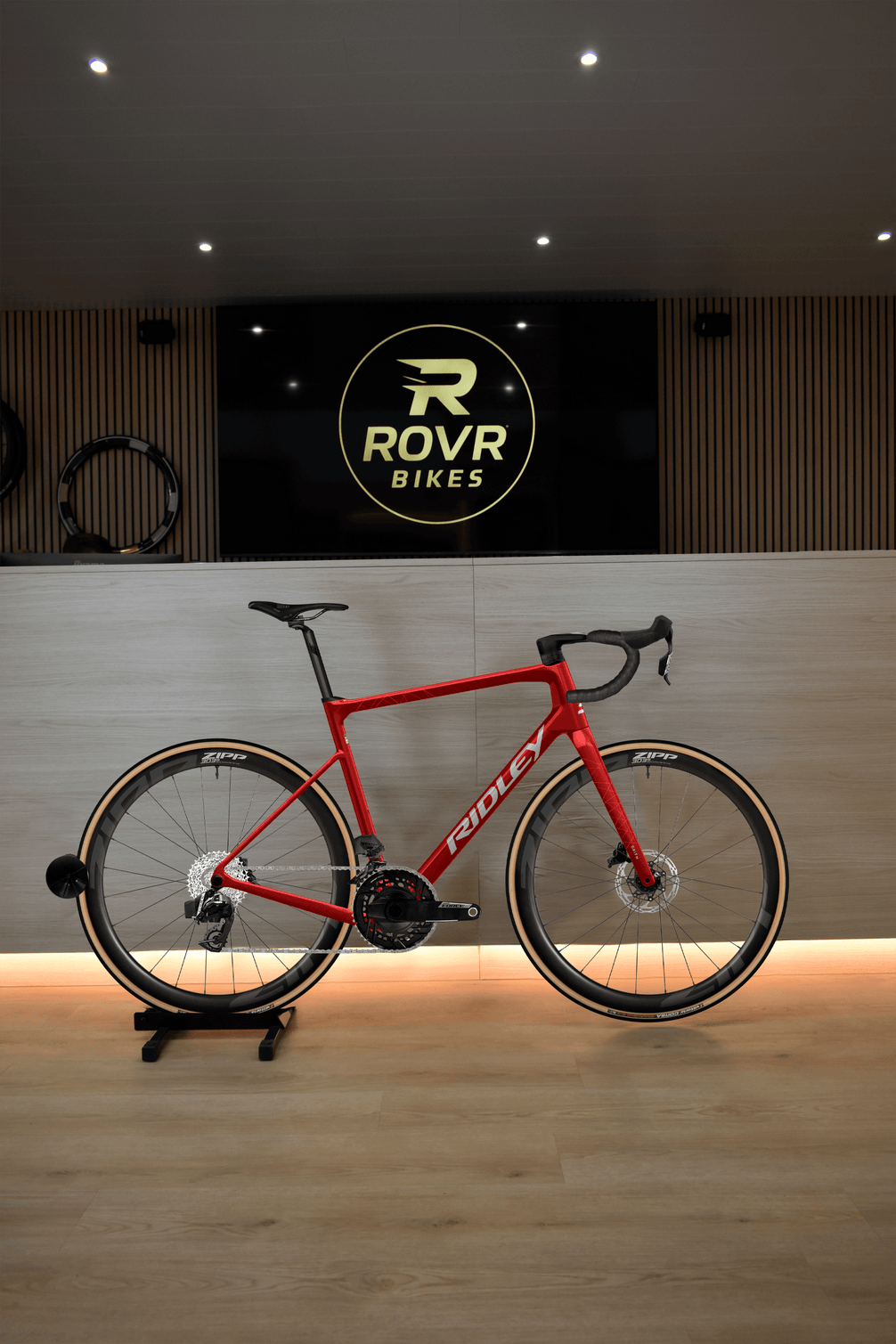 Ridley Grifn Candy Red Metallic Silver 6 bij ROVR Bikes Dendermonde