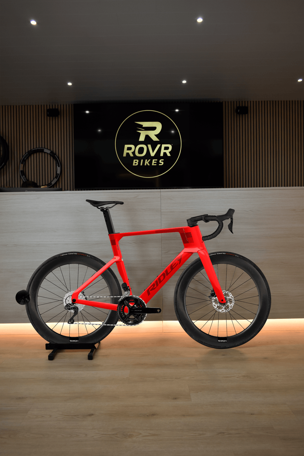 Ridley Noah Red/Candy Red Metallic chez ROVR Bikes Dendermonde
