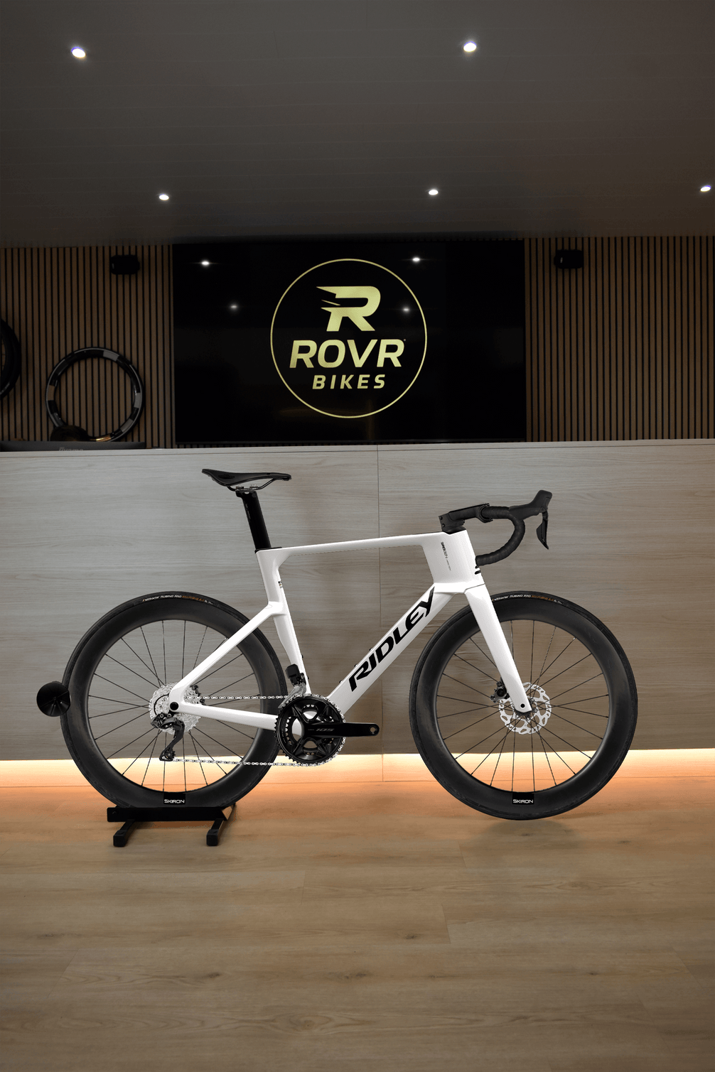 Ridley Noah Pearl White/Black chez ROVR Bikes Dendermonde