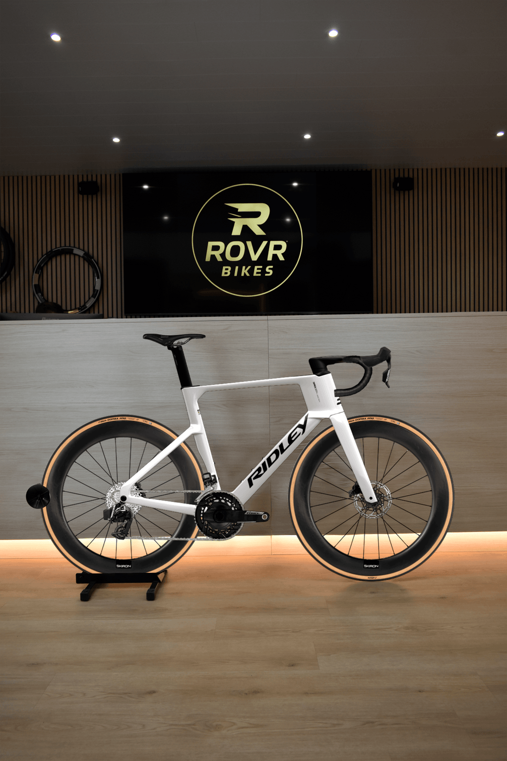 Ridley Noah Pearl White/Black 3 chez ROVR Bikes Dendermonde