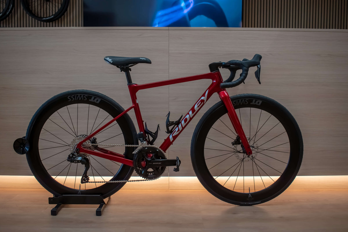 Ridley Grifn candy red racefiets bij ROVR Bikes Dendermonde