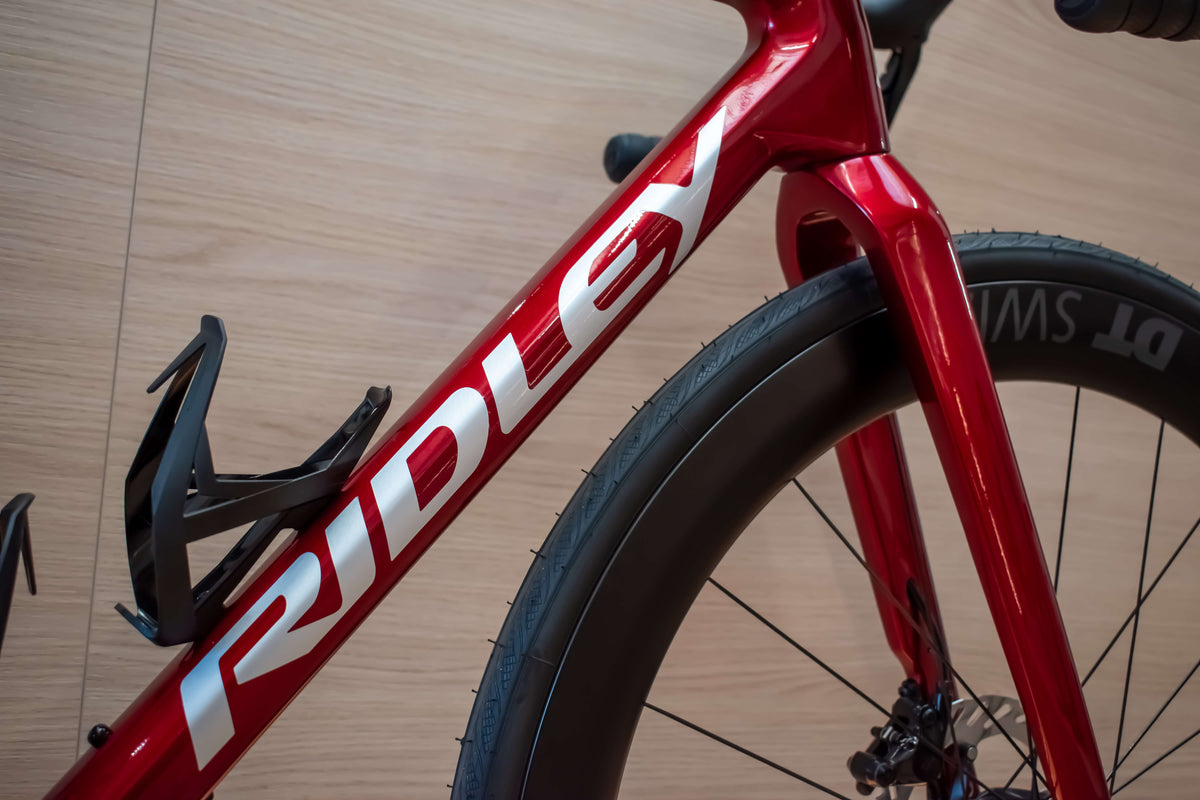 Ridley Grifn candy red 4 racefiets bij ROVR Bikes Dendermonde