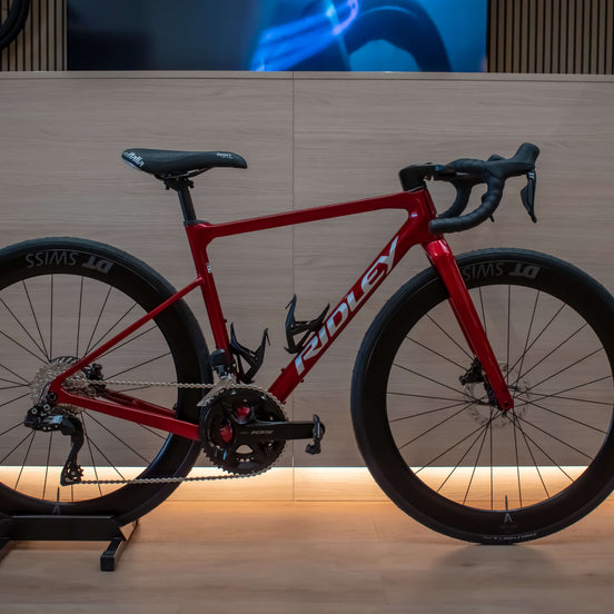 Ridley Grifn candy red racefiets bij ROVR Bikes Dendermonde
