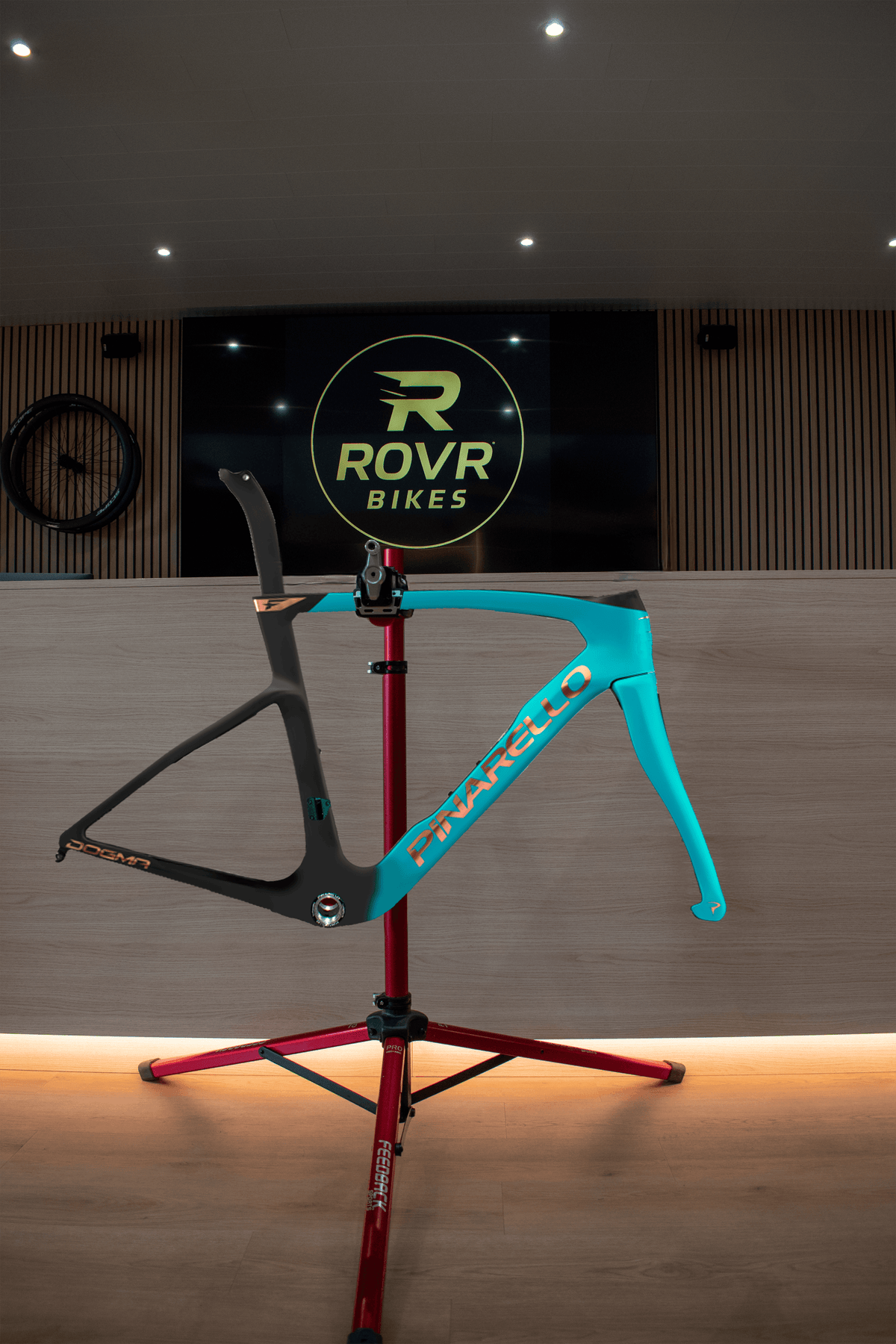 Dogma F Aqua Alloy bij ROVR Bikes Dendermonde