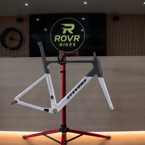 Stevens Arcalis black illusion bij ROVR Bikes Dendermonde