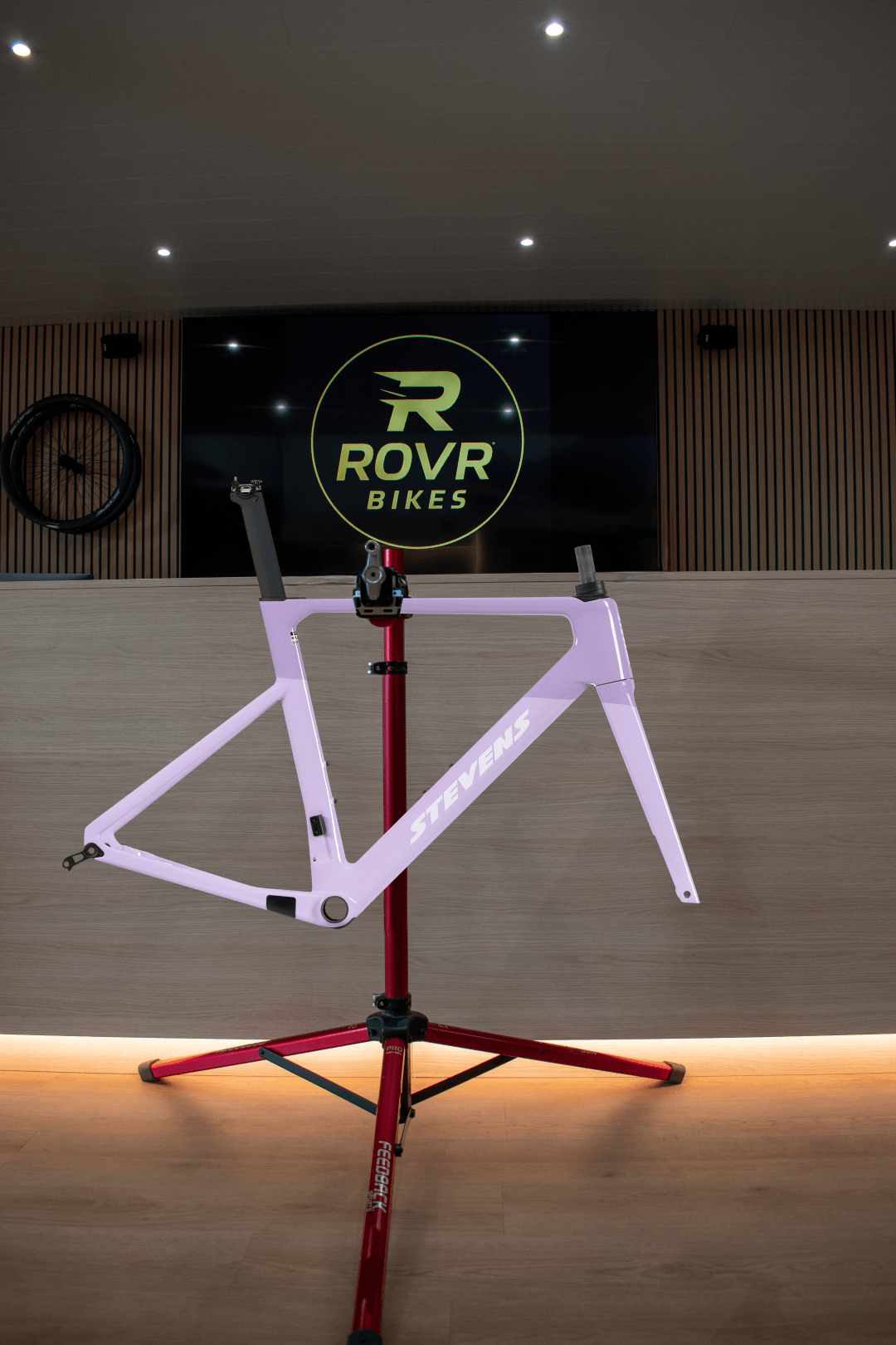Araclis dusty lavender bij ROVR Bikes Dendermonde