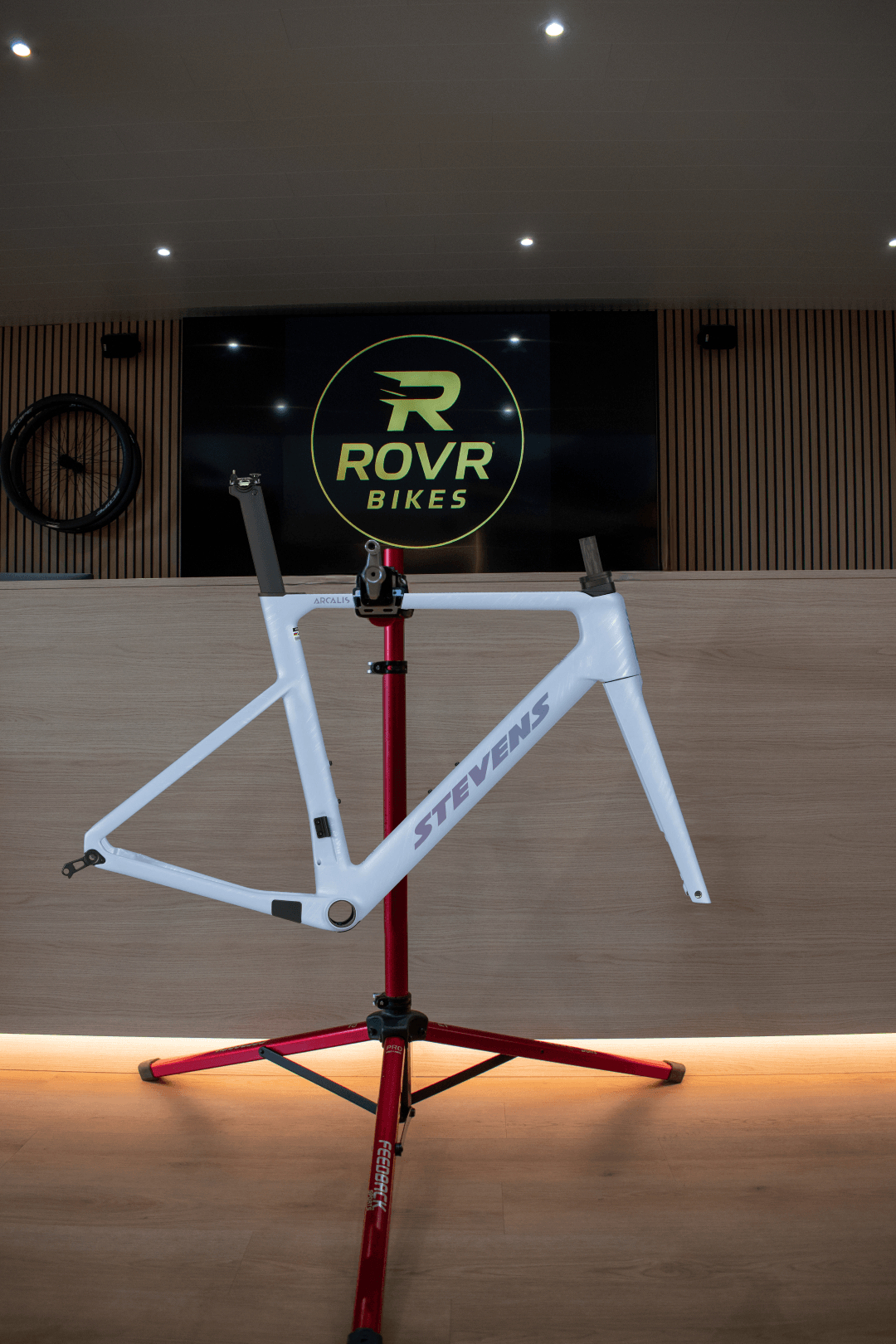 Araclis frosted ink bij ROVR Bikes Dendermonde