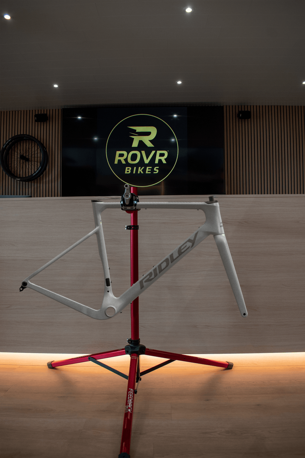Kit cadre Ridley Astr Empress Grey/Anthracite Metallic chez ROVR Bikes Dendermonde