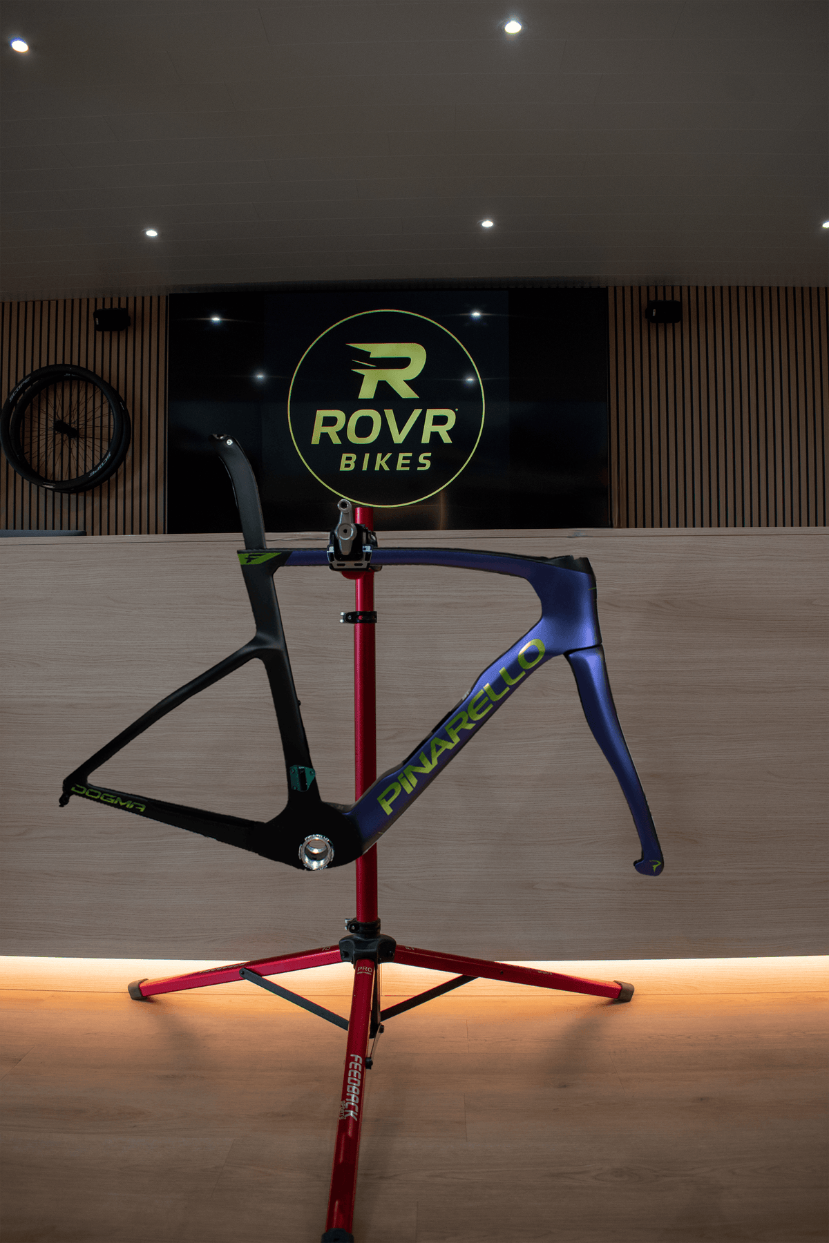 Dogma F Cobalt Phantom bij ROVR Bikes Dendermonde