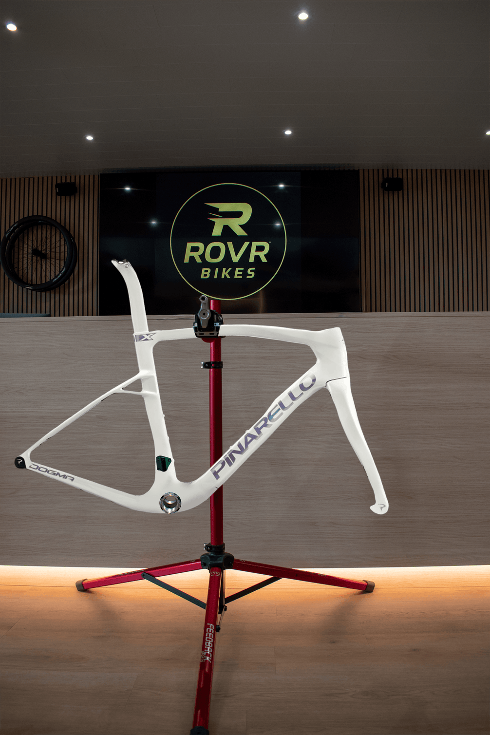 Pinarello Dogma X Moonlight Frost chez ROVR Bikes Dendermonde