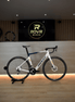 Ridley E-Grifn Pearl White / Jeans Blue 3 chez ROVR Bikes Dendermonde