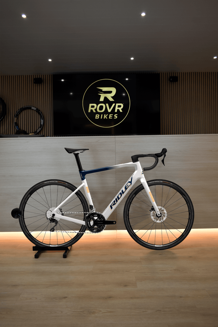 Ridley E-Grifn Pearl White / Jeans Blue 3 chez ROVR Bikes Dendermonde