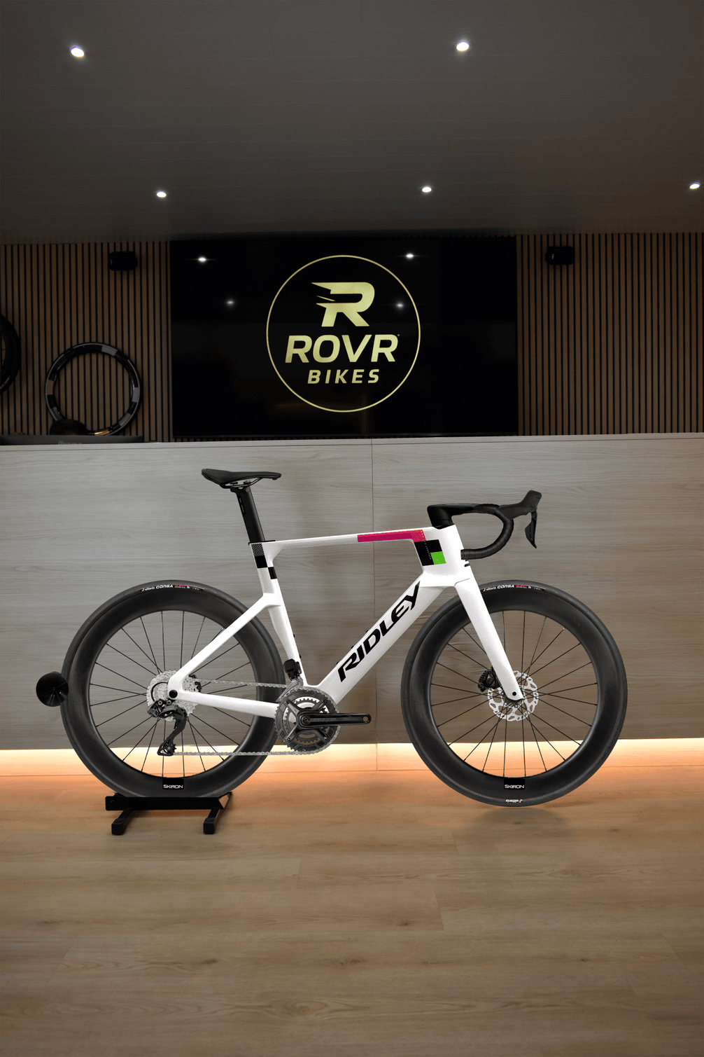 Ridley E-Noah Pearl White 1 chez ROVR Bikes Dendermonde