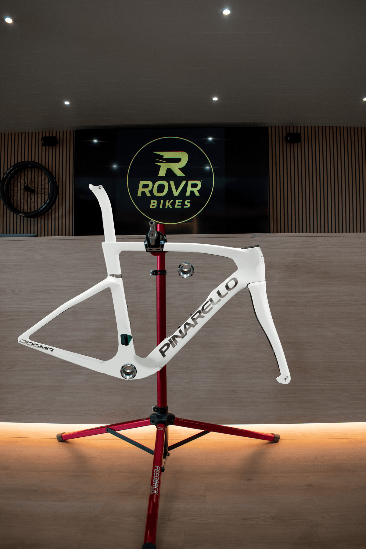 Dogma F Edge Crystal White bij ROVR Bikes Dendermonde