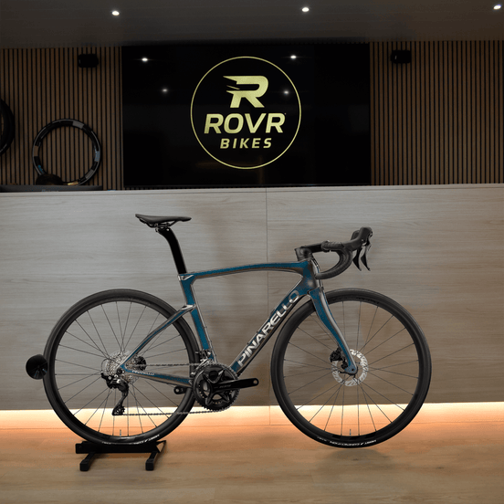 Pinarello F1 Spectrum Blade bij ROVR Bikes Dendermonde