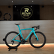 Pinarello F5 Azzura Lumina chez ROVR Bikes Dendermonde