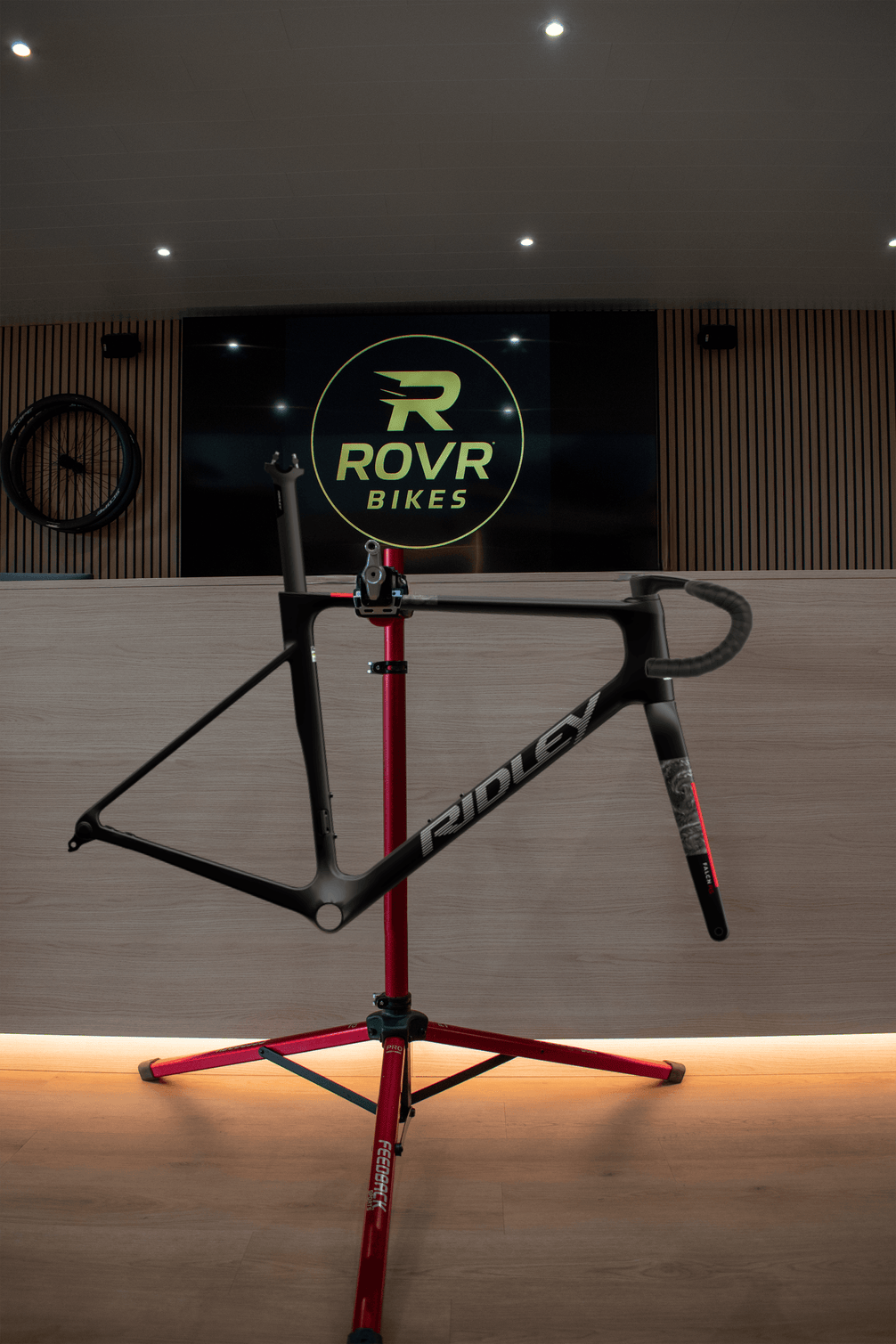 Ridley Falcn RS UD Carbon/Silver/Red chez ROVR Bikes Dendermonde