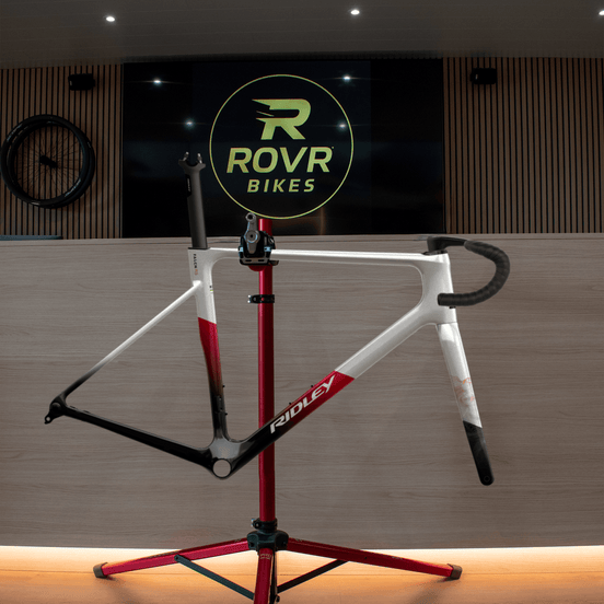 Ridley Falcn RS Silver/Black/Candy Red at ROVR Bikes Dendermonde