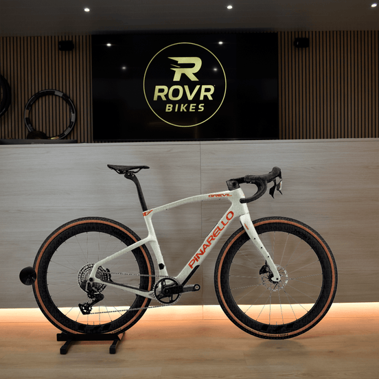 Pinarello Grevil F7 Moab Amber bij ROVR Bikes Dendermonde