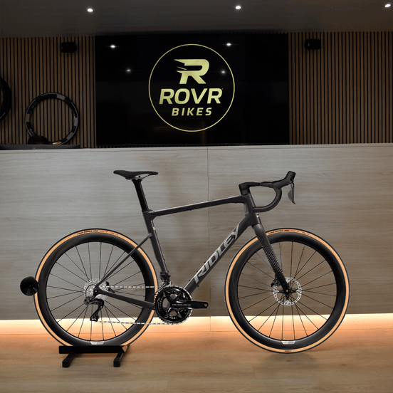 Ridley Grifn RS Dark Plum Metallic/Autumn Grey Metallic bij ROVR Bikes Dendermonde