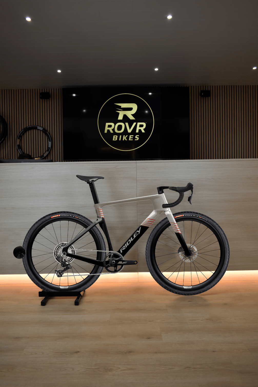 Ridley Kanzo Fast 2.0 Autumn Grey/Black 3 chez ROVR Bikes Dendermonde