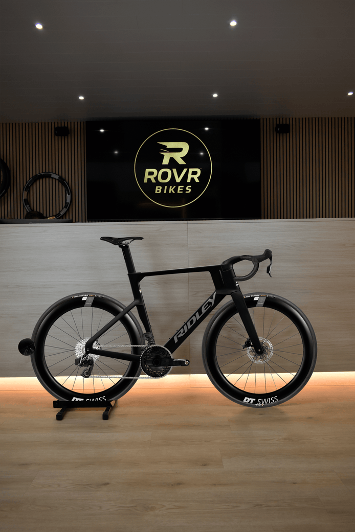Ridley Noah Fast 3.0 Black/Empress Grey Metallic 2 chez ROVR Bikes Dendermonde