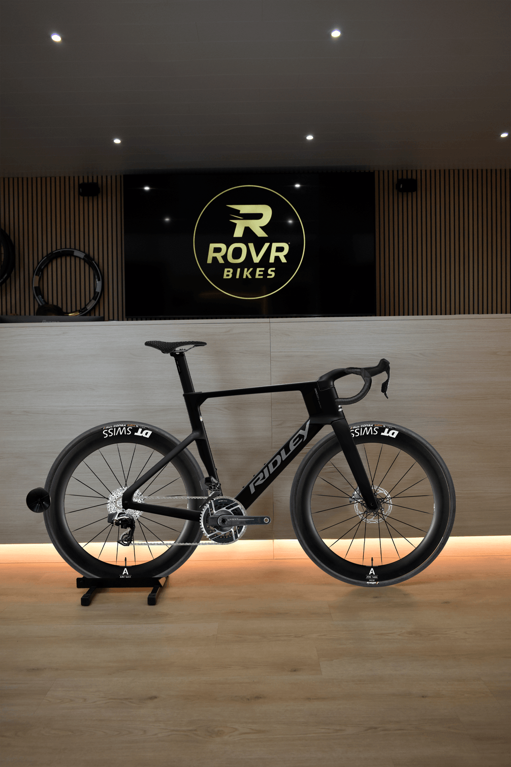 Ridley Noah Fast 3.0 Black/Empress Grey Metallic 3 chez ROVR Bikes Dendermonde