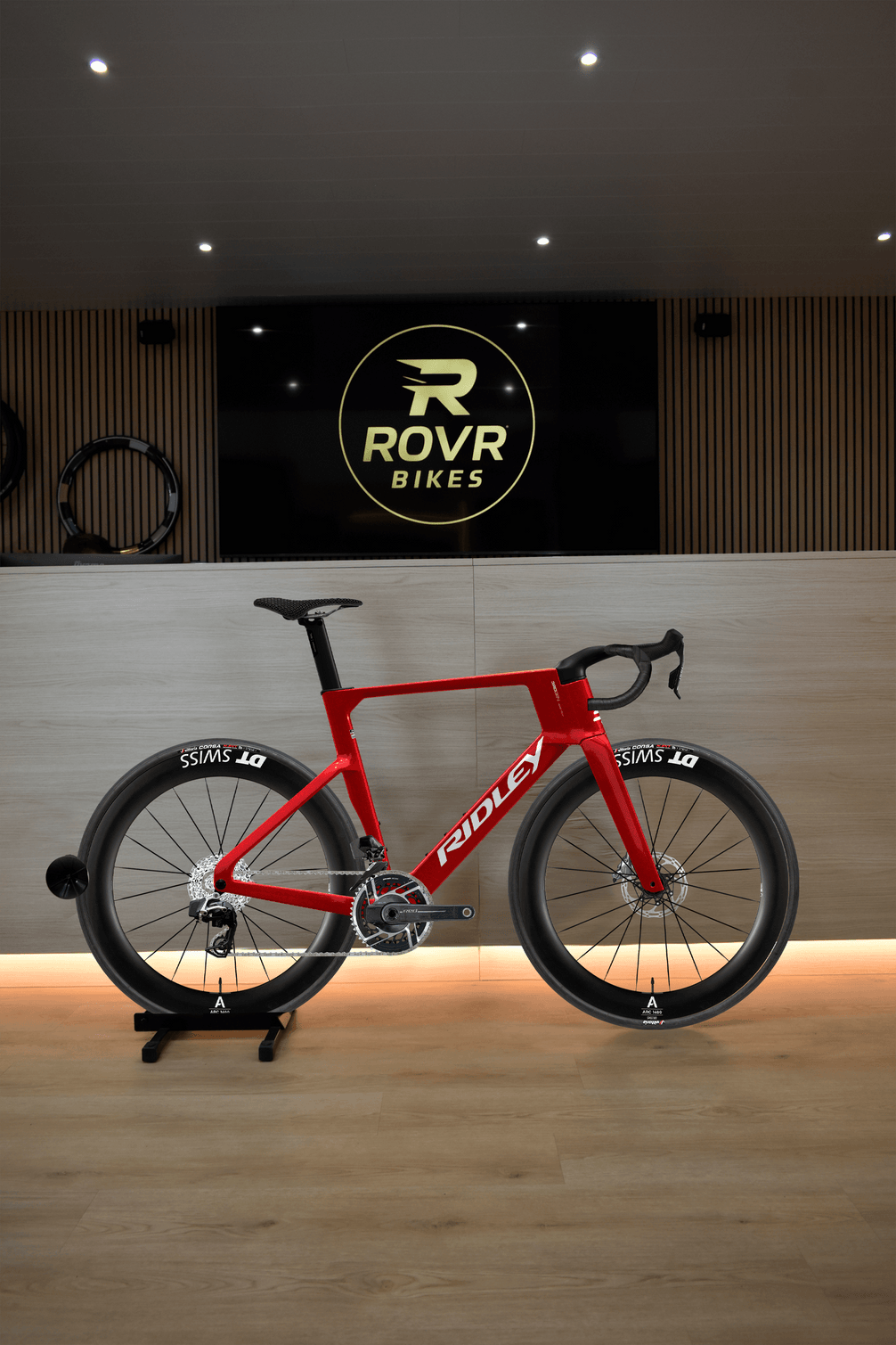 Ridley Noah Fast 3.0 Candy Red Metallic/White 3 chez ROVR Bikes Dendermonde