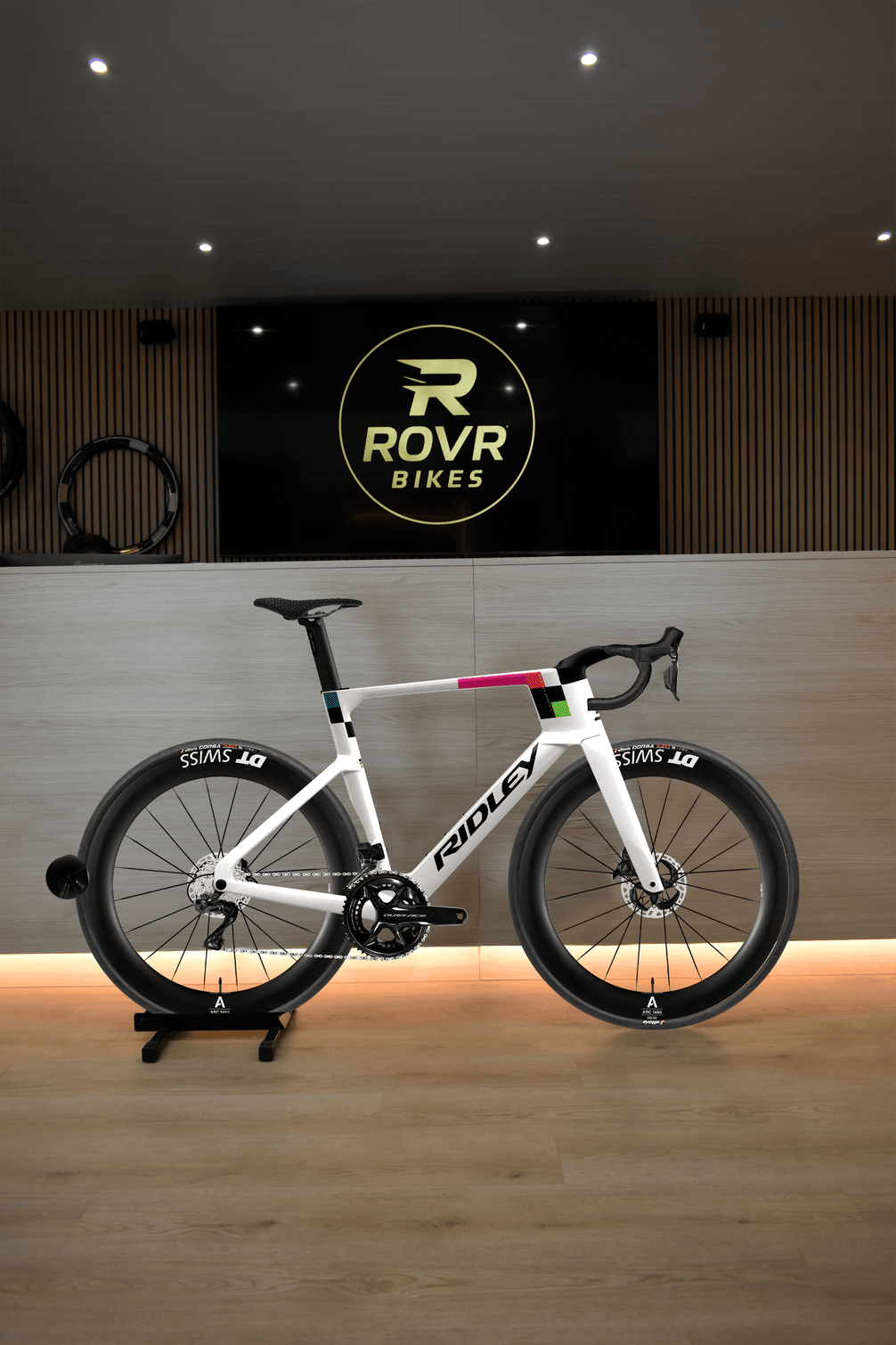 Ridley Noah Fast 3.0 Pearl White/Black chez ROVR Bikes Dendermonde