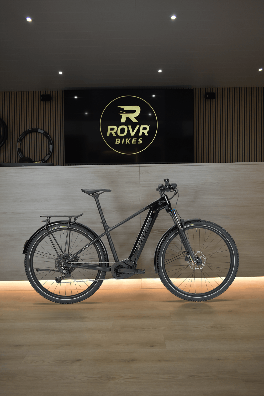 Stevens e-hazard stealth black chez ROVR Bikes Dendermonde