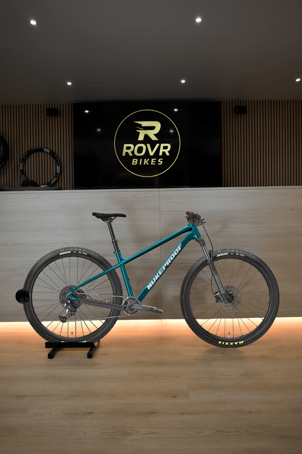 Nukeproof Tracker Pro chez ROVR Bikes Dendermonde