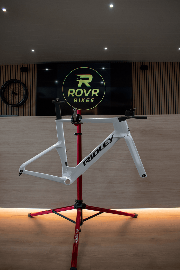 Kit cadre Ridley Triton Fast Battleship Grey chez ROVR Bikes Dendermonde